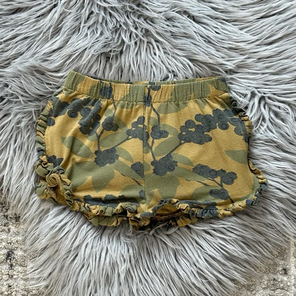 Kate Quinn Girls Bamboo Camouflage Berry Print Ruffle Shorties Size 2T‎